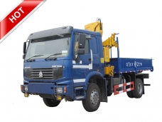 4X4 Truck mounted Crane HOWO